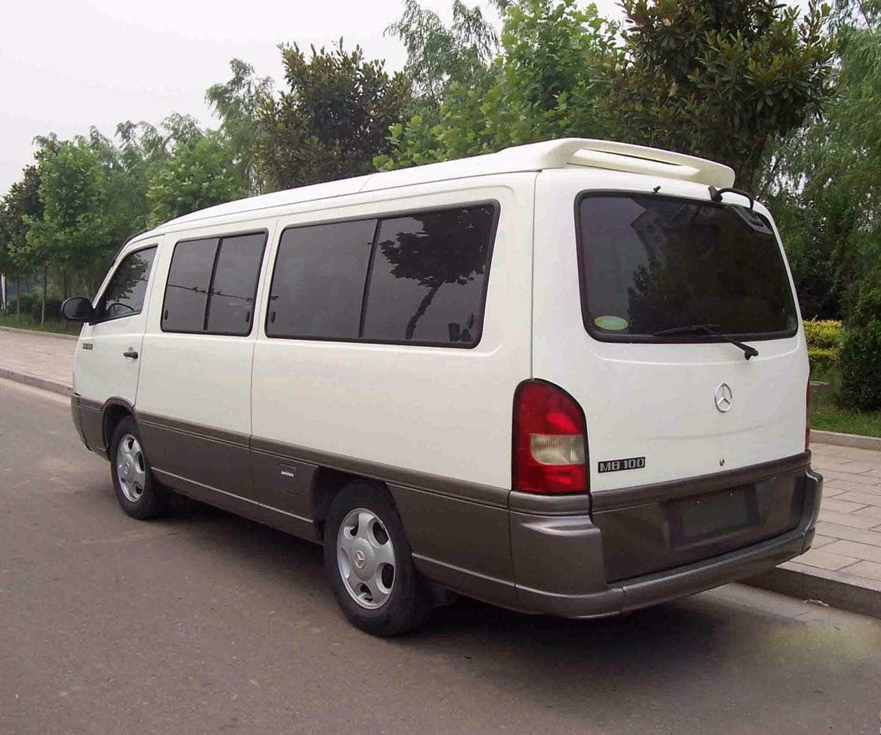 杭州租車(chē)公司租賃奔馳15座中巴